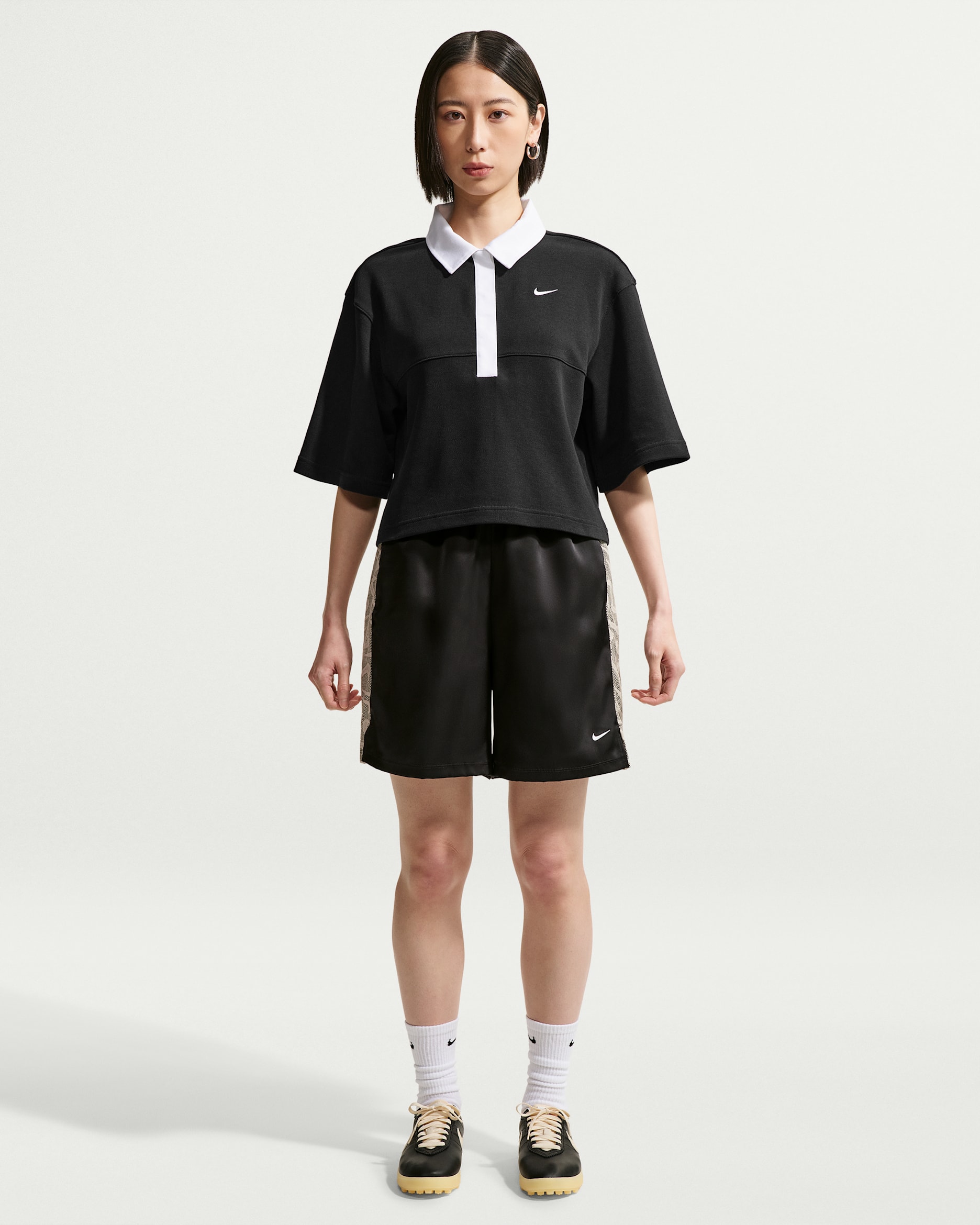 Nike Sportswear Chill Lace Women's Loose Mid-Rise Shorts. Nike ID